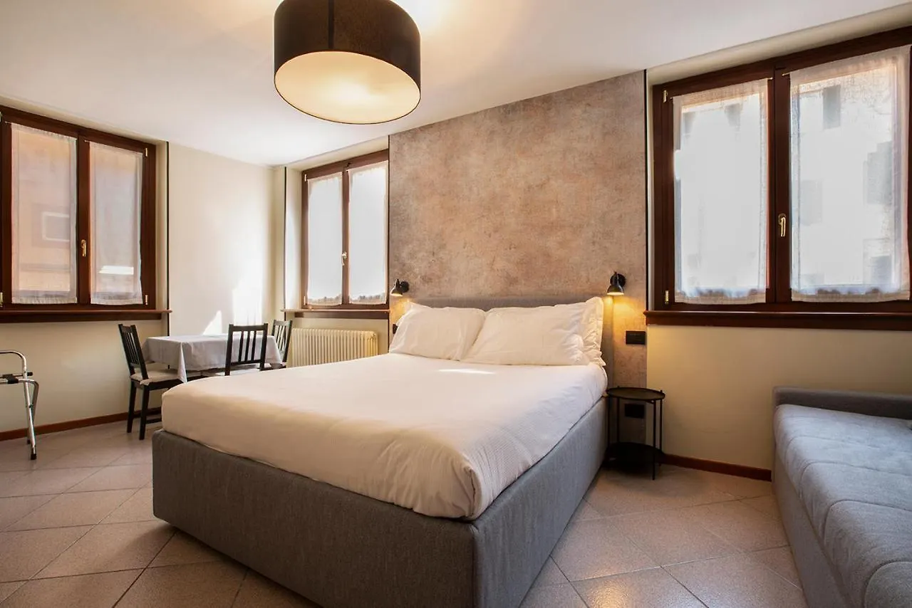 *** Apart Otel Antico Pozzo Apartment Bellagio İtalya